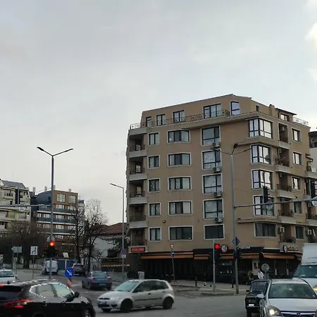 One Bedroom 10 - Vasil Aprilov 64 Apartment